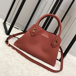 バーバリーバッグコピー